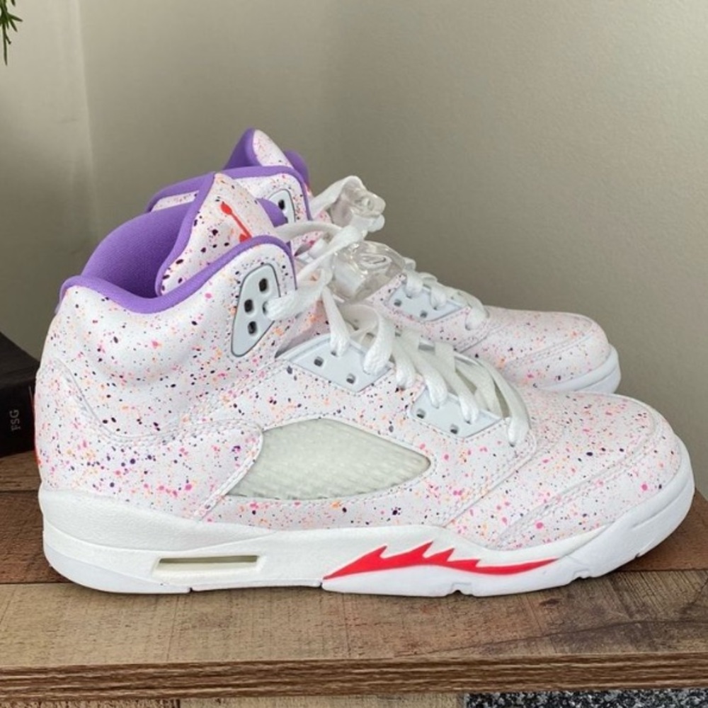 JORDAN 5 RETRO EASTER